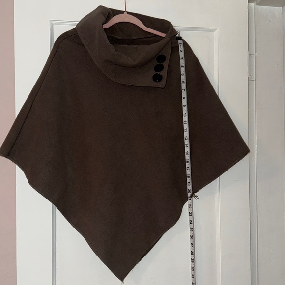 D.X.R. MODA Poncho - Picture 7 of 8